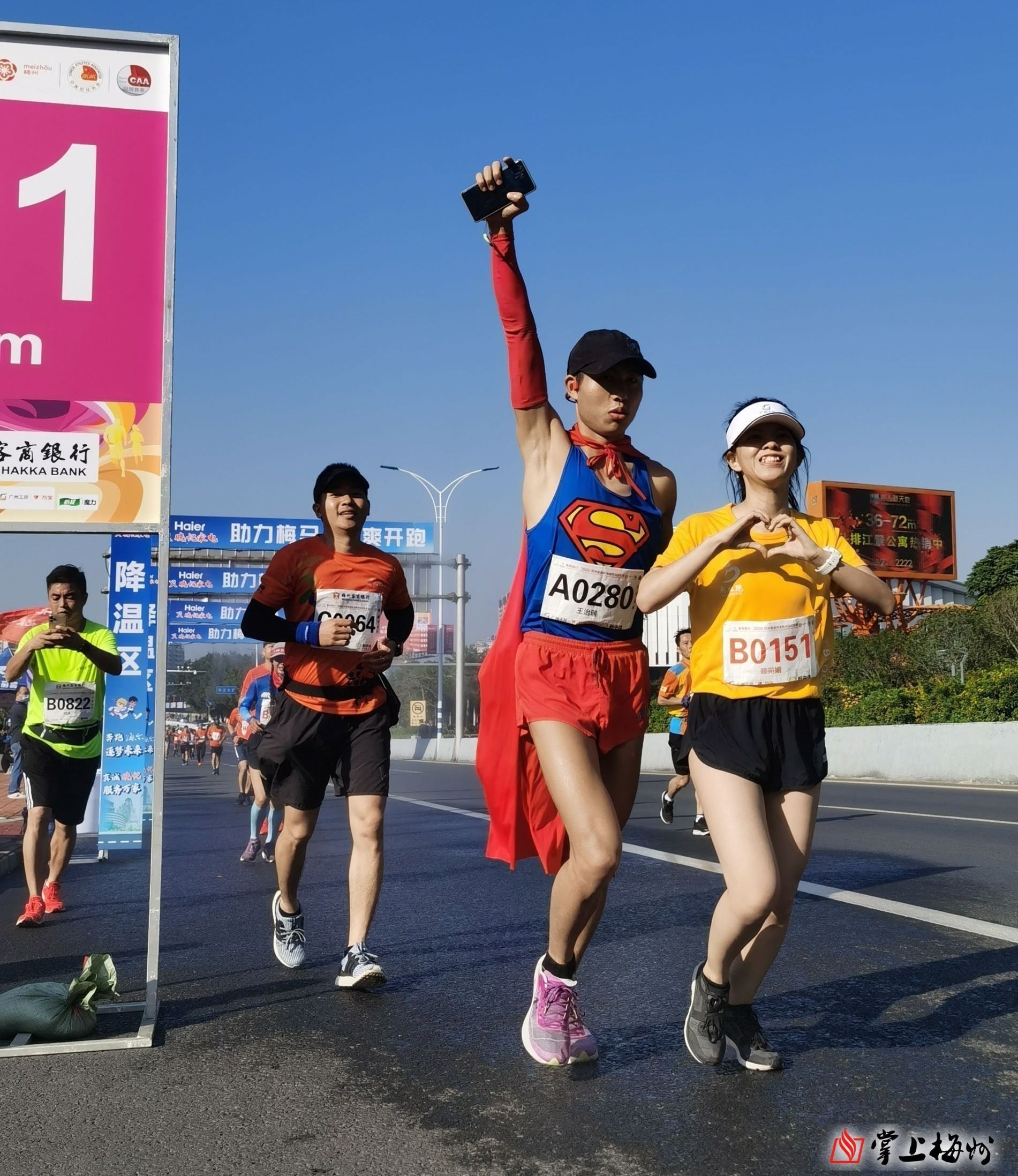 九游体育-球员打架现场全记录（严肃+娱乐）的简单介绍