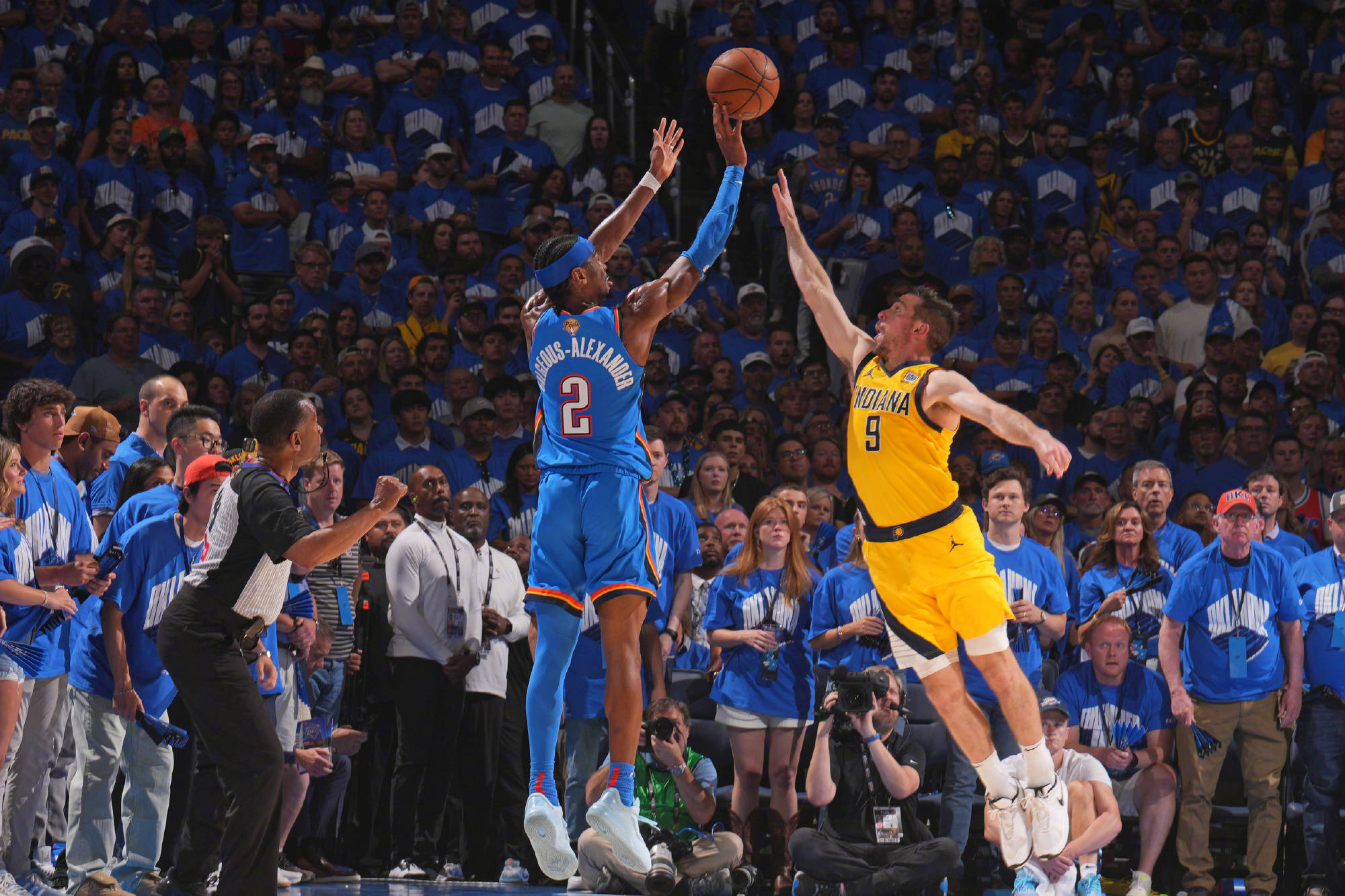 九游体育app-亚历山大40+5+5，雷霆新王冲击MVP