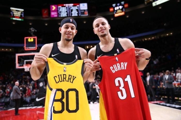 巧合:双胞胎兄弟同场竞技分获冠亚军的简单介绍 巧合:双胞胎兄弟同场竞技分获冠亚军的简单介绍