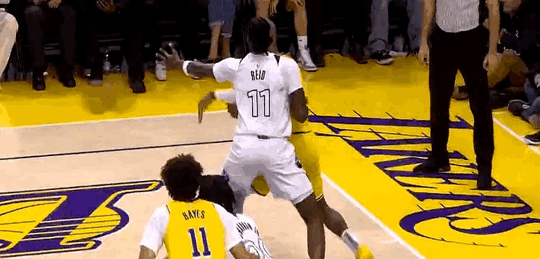 绝杀时刻!东契奇压哨三分助独行侠险胜湖人的简单介绍 绝杀时刻!东契奇压哨三分助独行侠险胜湖人的简单介绍