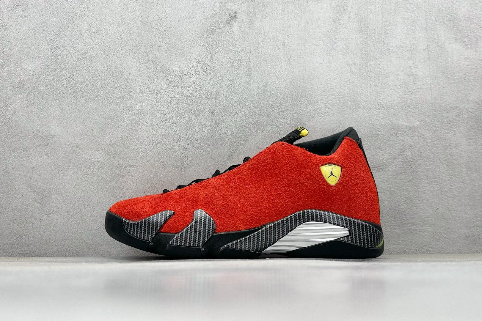 九游体育注册-体育收藏品拍卖：乔丹战靴拍出天价