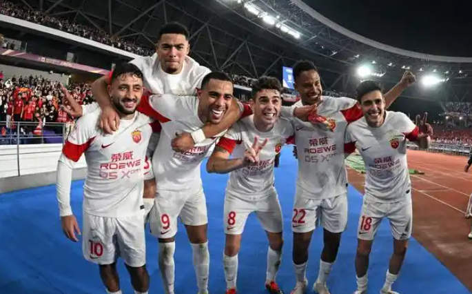 -关于足协新政：中超外援名额增至6人，球迷争议的信息